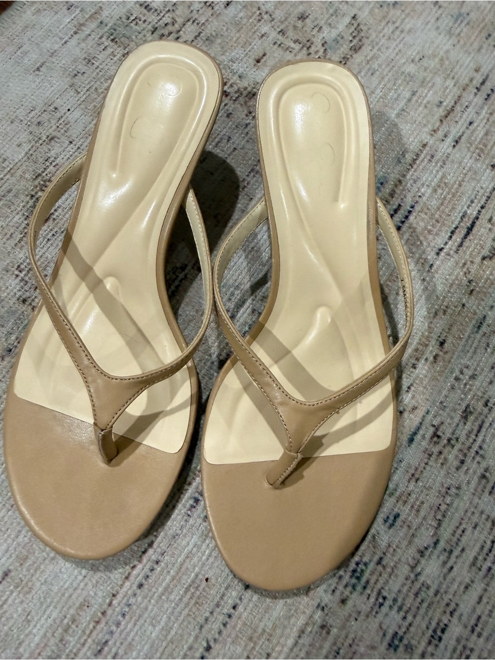 Jessica Simpson Beige Tan Thong Sandals